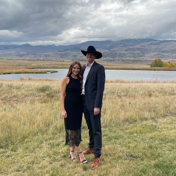 Meet your Posher, Cindy - Picture 7 of 7